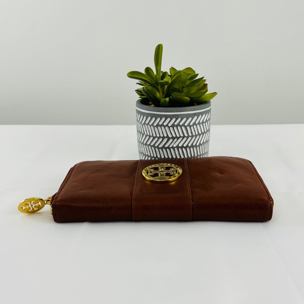 Tory Burch Amanda Zip Around Continental Wallet Brown Leather Gold Logo - Picture 4 of 9
